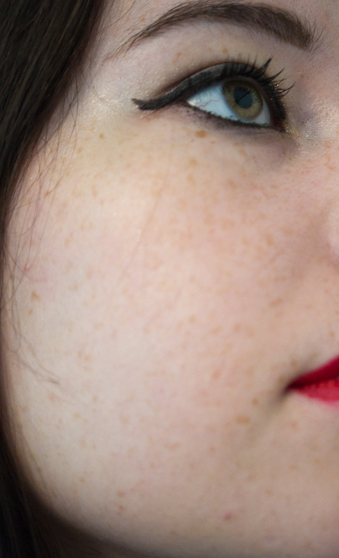 La pigmentation sur la peau de la personne du soleil