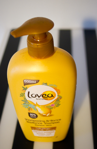 Le shampoing Brillance pour cheveux normaux de Lovea