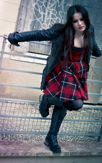 Darkinette of the day : Red and Black week ! Darkinette of the day ...